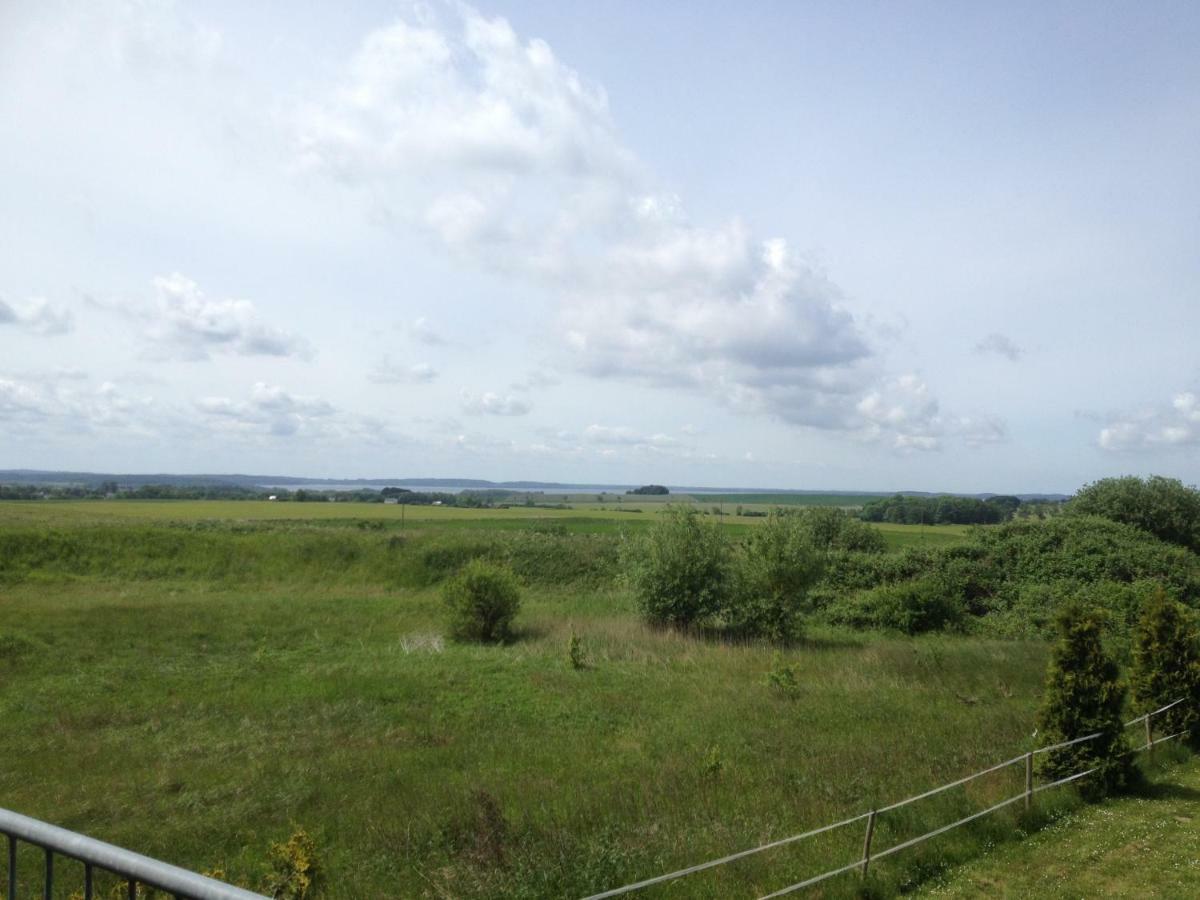 Ferienwohnung "Kranich" Im Ferien-Resort Ruegen Sagard Buitenkant foto