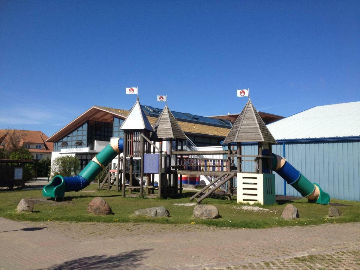 Ferienwohnung "Kranich" Im Ferien-Resort Ruegen Sagard Buitenkant foto