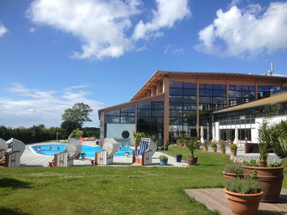 Ferienwohnung "Kranich" Im Ferien-Resort Ruegen Sagard Buitenkant foto