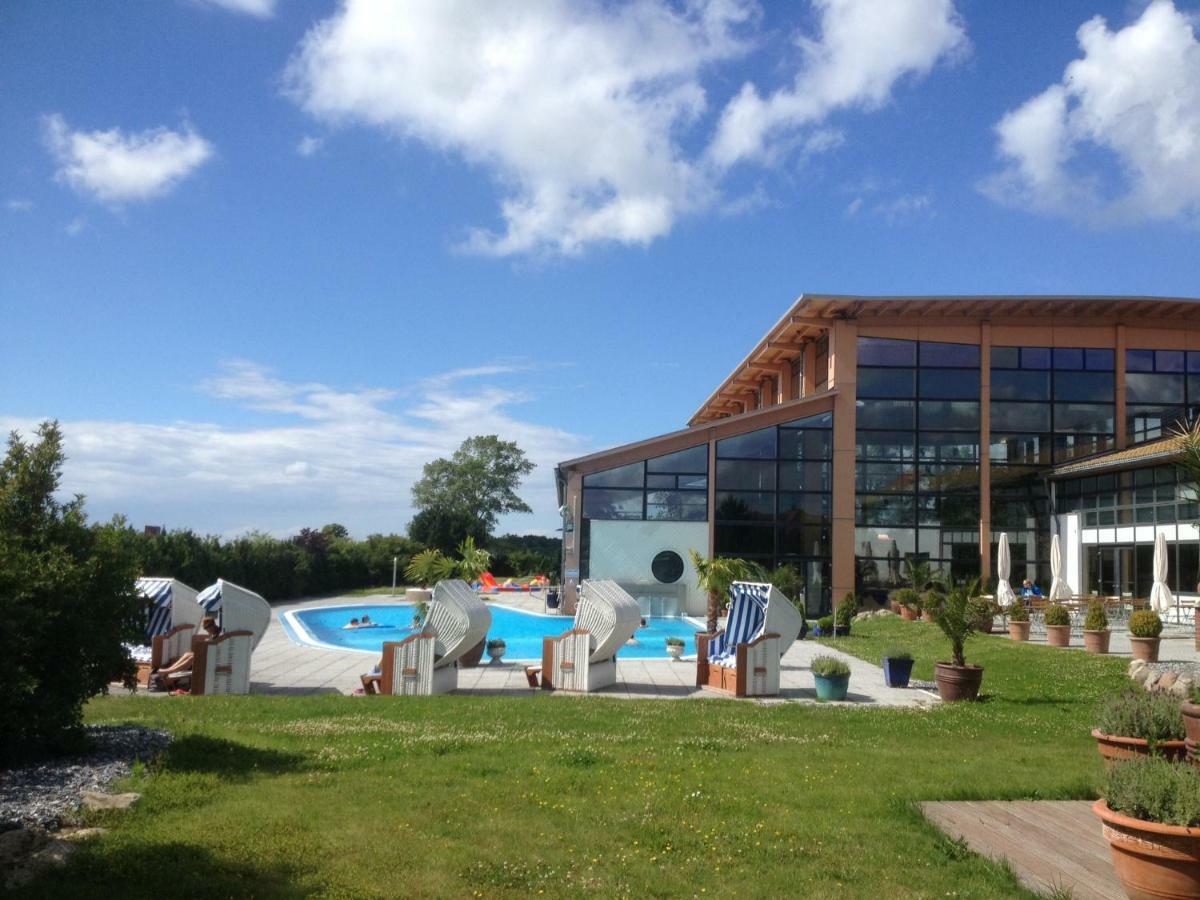 Ferienwohnung "Kranich" Im Ferien-Resort Ruegen Sagard Buitenkant foto